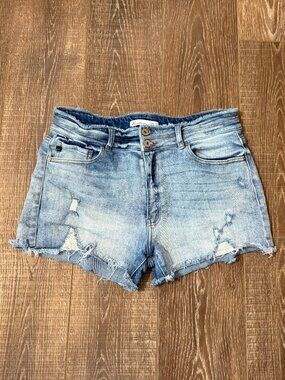KanCan Distressed Shorts – Size 32
